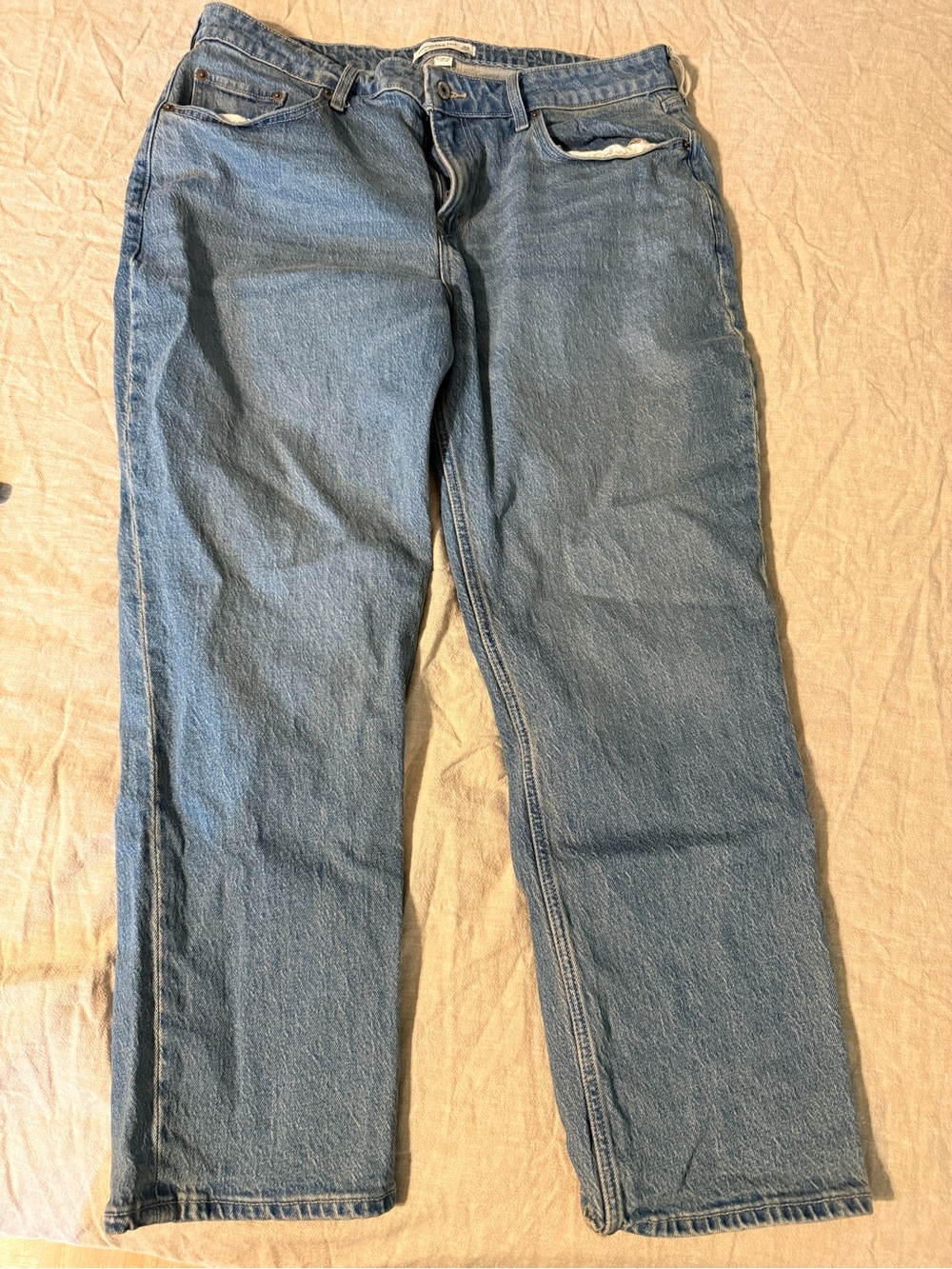 Abercrombie & Fitch Women's curve love mid rise Straight-Leg Jeans 32 short
